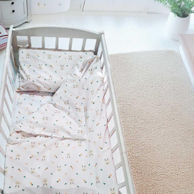 Комплект сменного постельного белья в кроватку детский Bimbo Зайчик Бязь 90х110 см (58248)