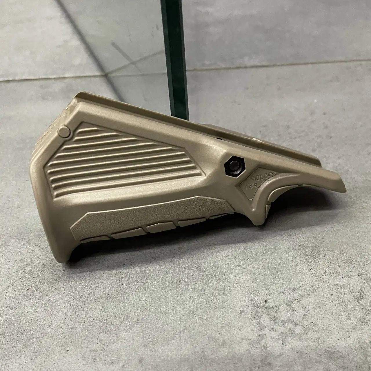 Рукоятка переноса огня DLG Tactical DLG-049 на Picatinny упор на цевье Койот (242496) - фото 2 Рукоятка переноса огня DLG Tactical DLG-049 на Picatinny упор на цевье Койот (242496) - фото 2