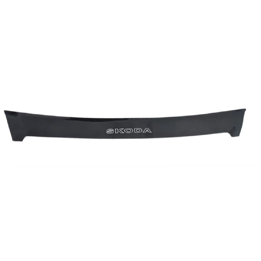 Дефлектор капота на Skoda Octavia A5 III с 2004-2013 (17598612) Дефлектор капота на Skoda Octavia A5 III с 2004-2013 (17598612)