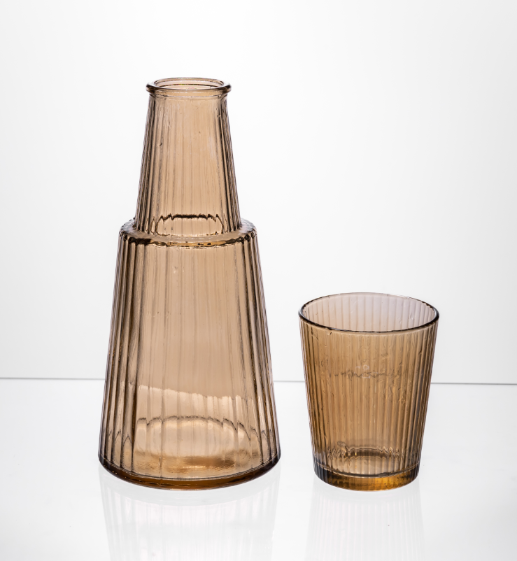 Графин со стаканом-крышкой рифленый 800/250 мл Карамель - фото 3 Графин со стаканом-крышкой рифленый 800/250 мл Карамель - фото 3