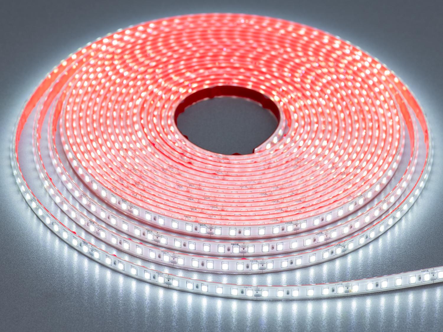 Светодиодная лента 24 В 120 диодов на метр герметична 8 мм Холодный Белый (N24-2835-120-CW-65-8) - фото 1