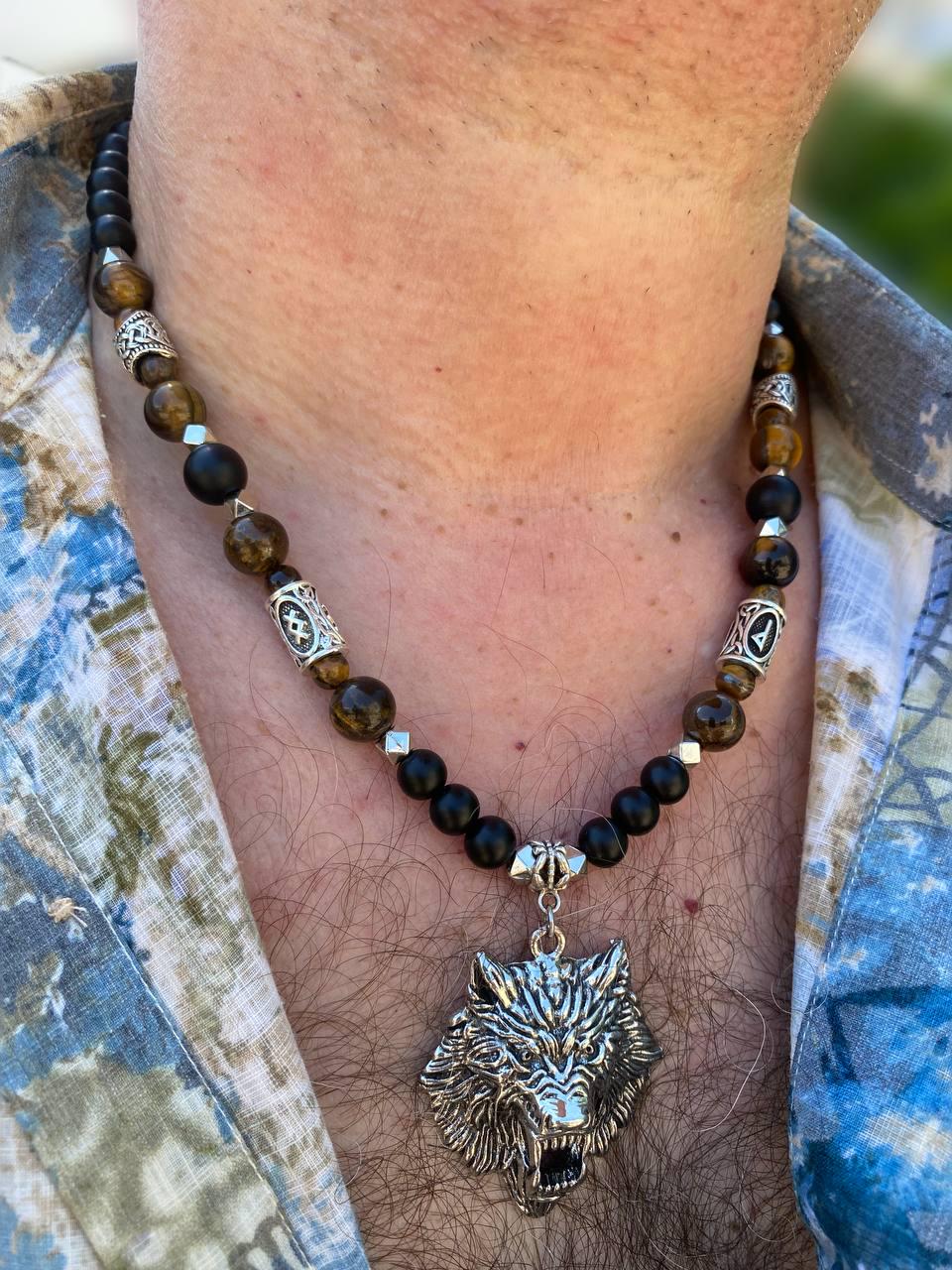 Колье LITAURS из натуральных камней оникс матовый тигровый глаз с металлическими вставками рунами и кулоном голова волка (24075) - фото 2 Колье LITAURS из натуральных камней оникс матовый тигровый глаз с металлическими вставками рунами и кулоном голова волка (24075) - фото 2