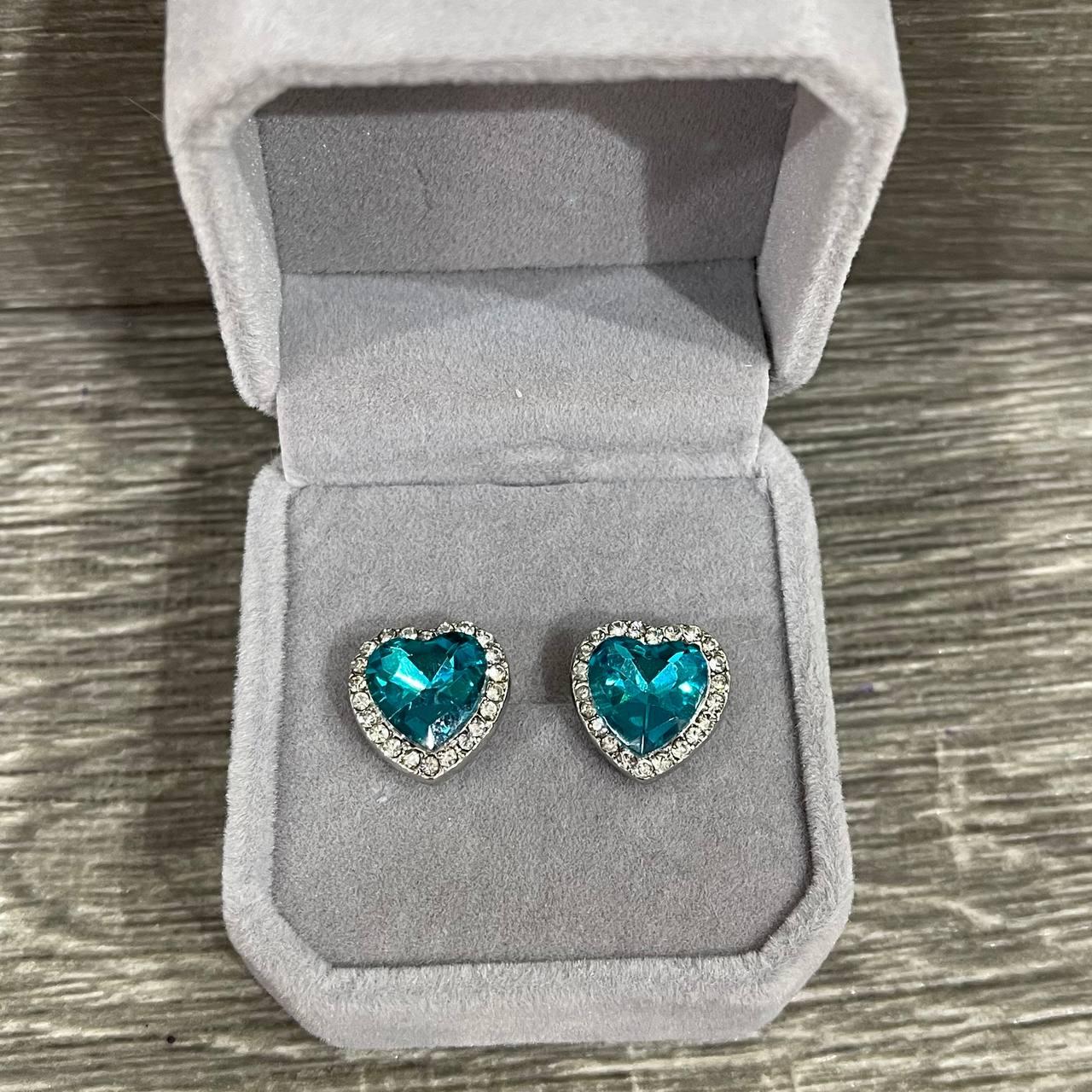 Сережки пусети сердечка аквамарин з цирконами в сріблі біжутерний сплав з цирконами Бірюзовий/Сріблястий (1970656244)