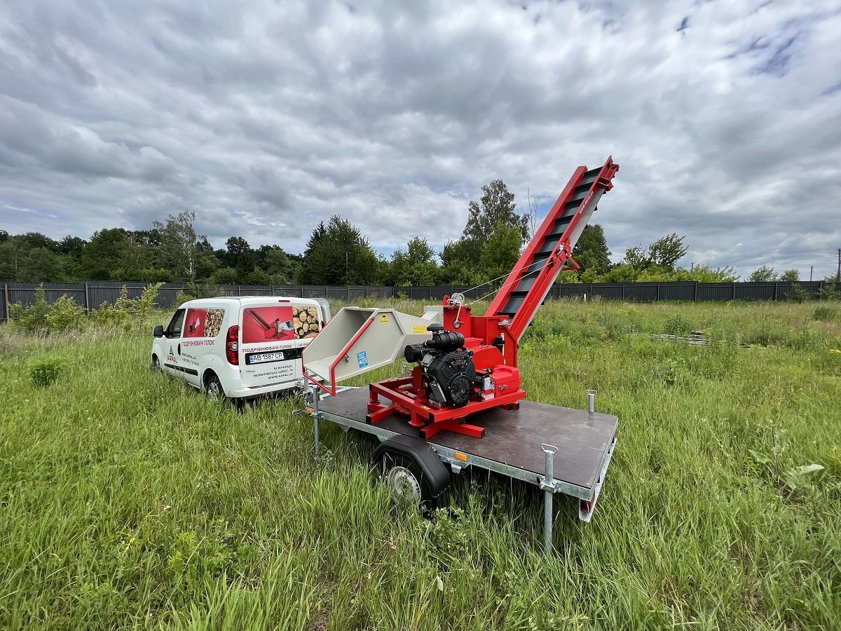 Подрібнювач гілок Arpal на шматки дров з бензиновим двигуном на причепі з поворотною платформою (АМ-200БД-К) - фото 29 Подрібнювач гілок Arpal на шматки дров з бензиновим двигуном на причепі з поворотною платформою (АМ-200БД-К) - фото 29