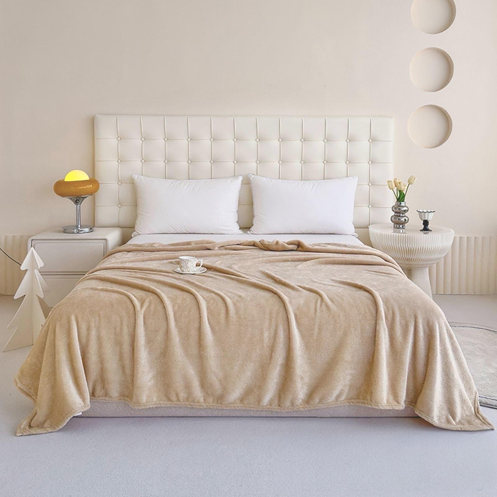 Плед-покрывало из микрофибры Malloory Home 180x200 см Бежевый (1841-5) - фото 1 Плед-покрывало из микрофибры Malloory Home 180x200 см Бежевый (1841-5) - фото 1