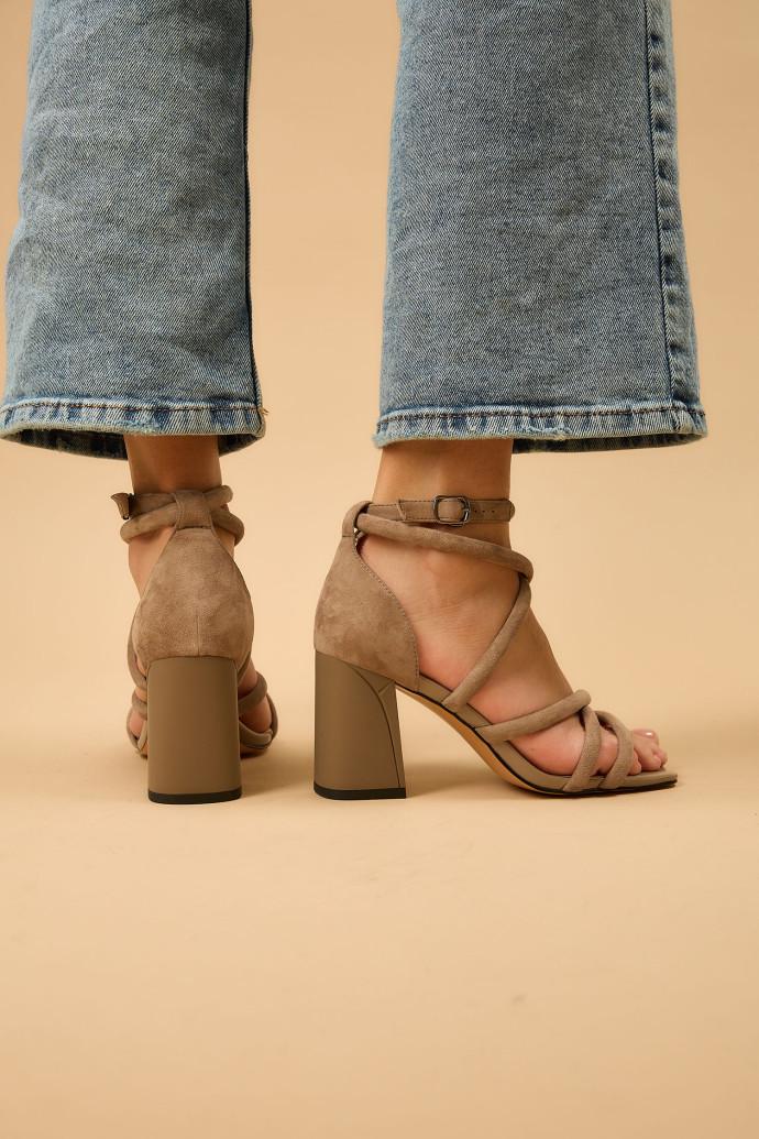 Босоножки женские Fabio Monelli на каблуке р. 36 Бежевый (197397) - фото 3 Босоножки женские Fabio Monelli на каблуке р. 36 Бежевый (197397) - фото 3