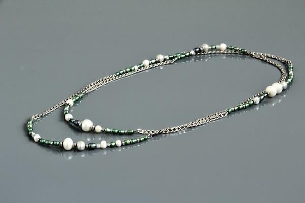 Кольє-ланцюжок довге з натуральними зеленими та білими перлами Лаверна ручна робота (NK-0086)