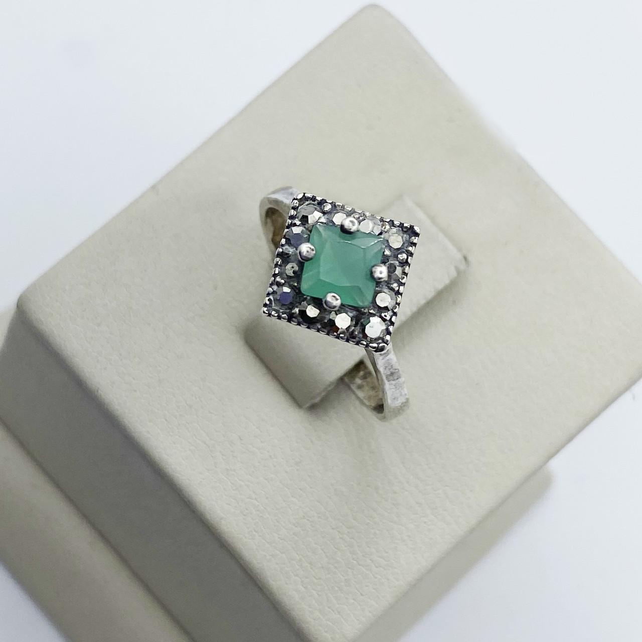 Кольцо серебряное с зеленым агатом р. 18 2,8 г (1994484371)