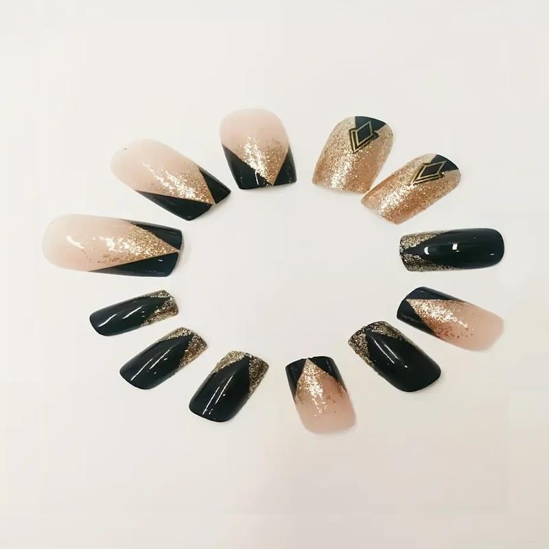 Накладні нігті геометричний дизайн з клейовими пластинами набір 24 шт. Чорний із золотистим (2743174642) - фото 5 Накладні нігті геометричний дизайн з клейовими пластинами набір 24 шт. Чорний із золотистим (2743174642) - фото 5