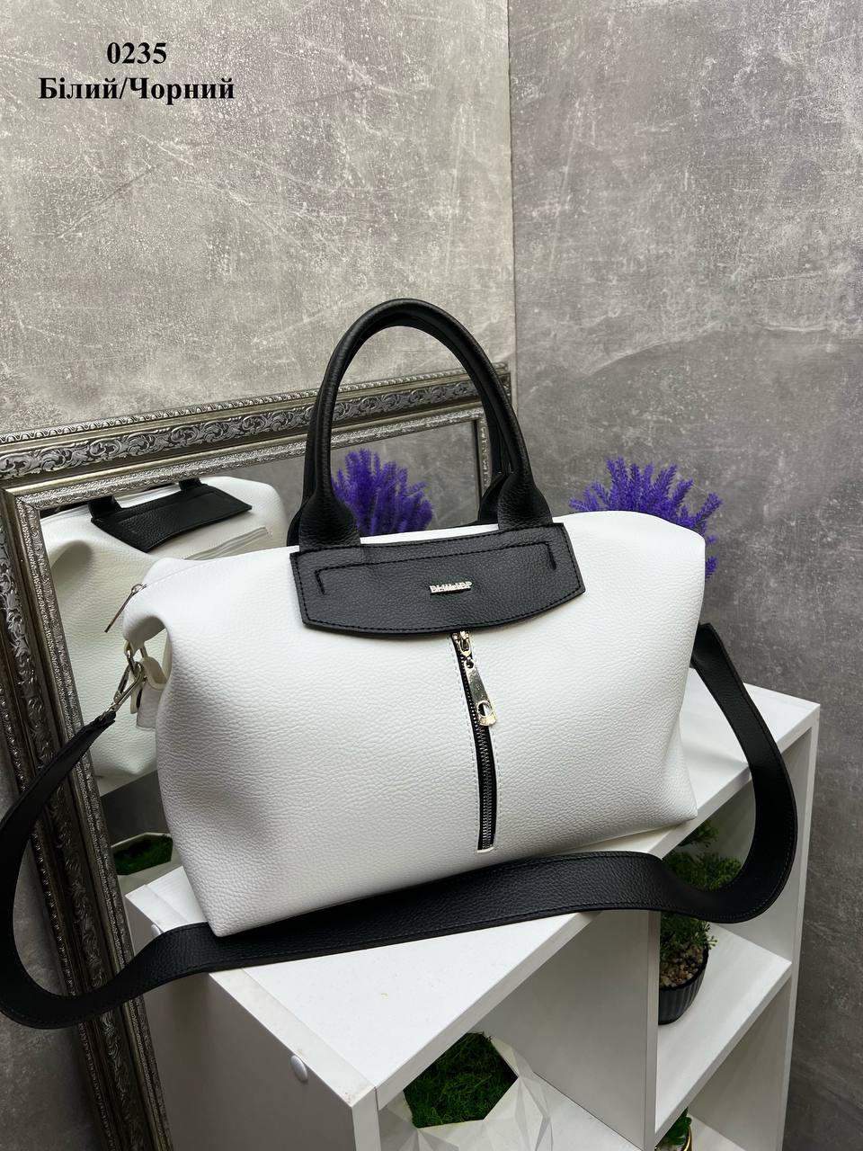 Сумка саквояж женская объемная из экокожи через плечо дорожная вместительная Белый с черным - фото 6 Сумка саквояж женская объемная из экокожи через плечо дорожная вместительная Белый с черным - фото 6