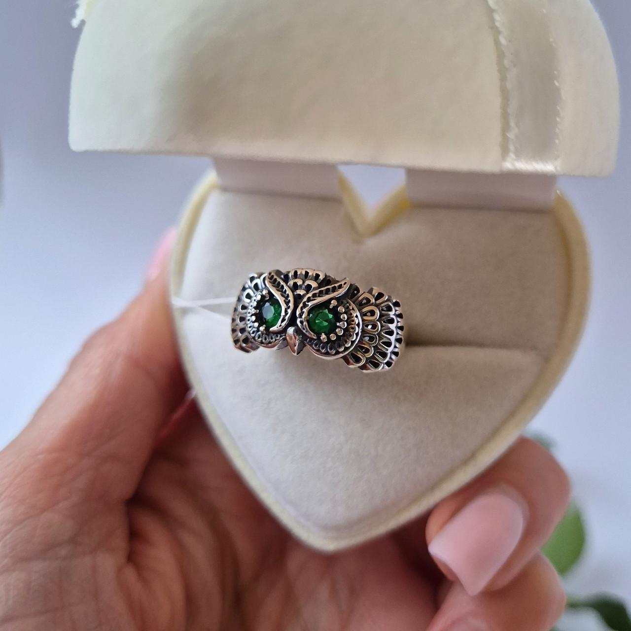 Каблучка пугач із зеленими очима срібло 925 проби чорнене 6,00 г р. 19,5 (1248) - фото 6 Каблучка пугач із зеленими очима срібло 925 проби чорнене 6,00 г р. 19,5 (1248) - фото 6