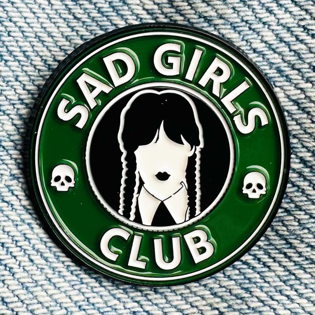 Значок-пін Wednesday Sad Girls Club (00000002582)