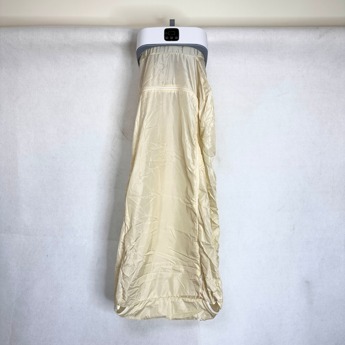 Сушилка для одежды электрическая вертикальная с тканевым чехлом таймером и пультом Белый (GRE-652)