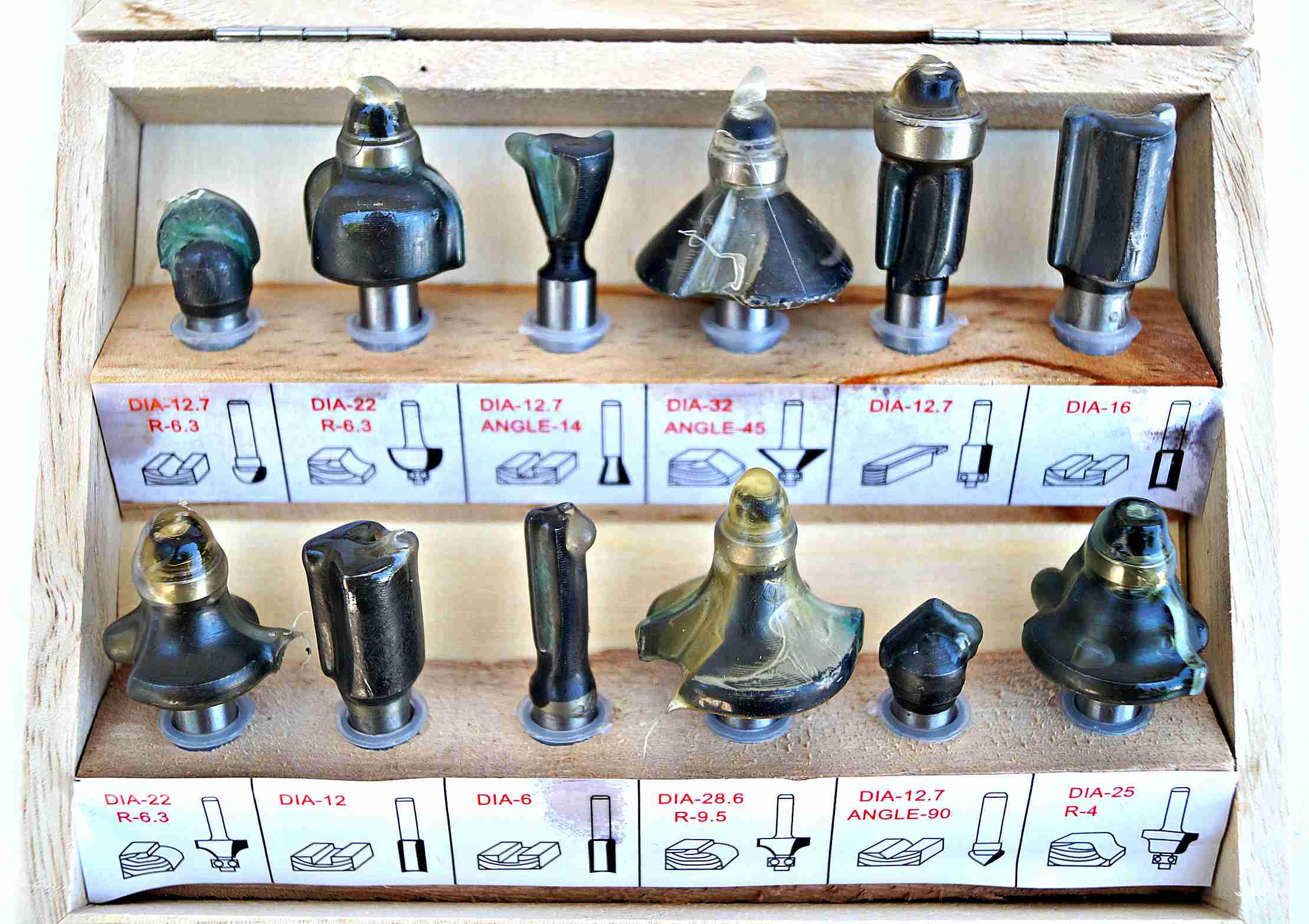 Фрезер електричний Grand МФ-1900 набір фрез - фото 8 Фрезер електричний Grand МФ-1900 набір фрез - фото 8