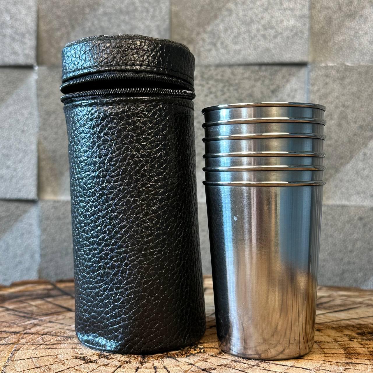 Набір чарок з нержавіючої сталі 6 штук для алкоголю в шкіряному чохлі Набір чарок з нержавіючої сталі 6 штук для алкоголю в шкіряному чохлі