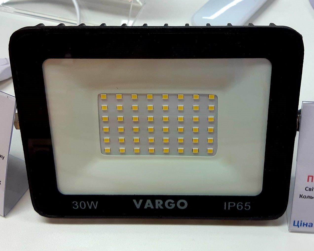 Светодиодный LED прожектор VARGO 30W 220V 2700lm 6500K