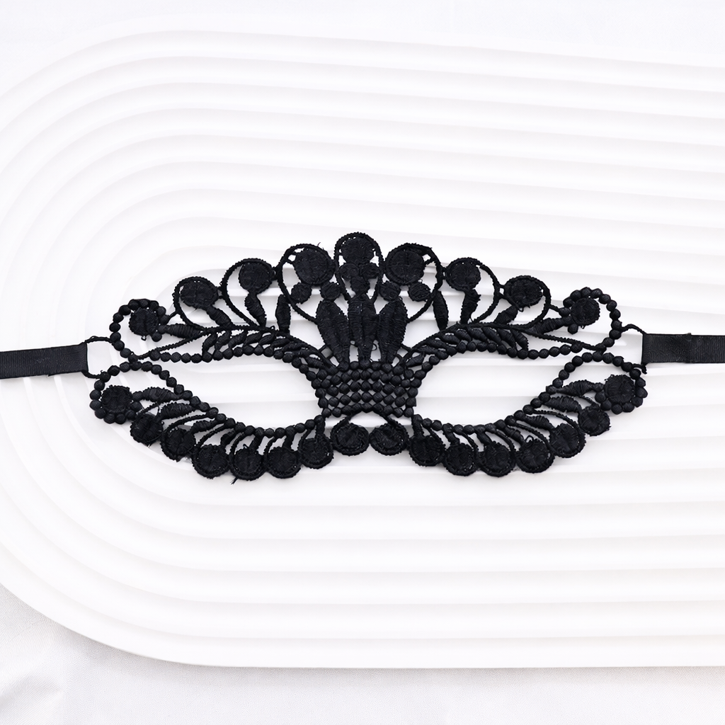 Маска карнавальная кружевная с декором One size Черный (99768)