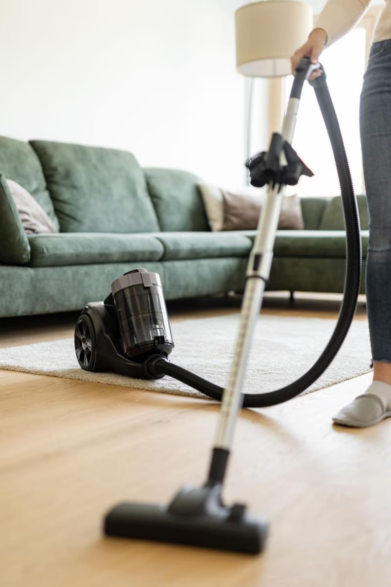 Пылесос сетевой контейнерный с HEPA фильтром для сухой уборки с телескопической трубой 3,3 л 850 Вт Черный (VCE01TABKG) - фото 4