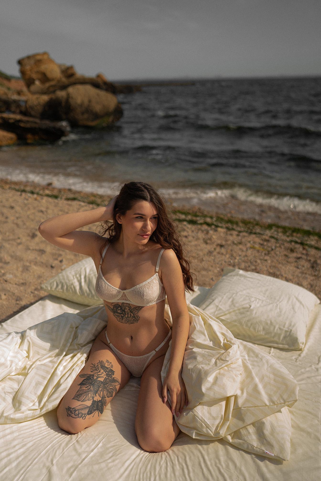 Комплект постільної білизни євро Amore Glux-123 бязь Молочний (KPB-Ae-Glux-123b(50x70)_) - фото 4 Комплект постільної білизни євро Amore Glux-123 бязь Молочний (KPB-Ae-Glux-123b(50x70)_) - фото 4