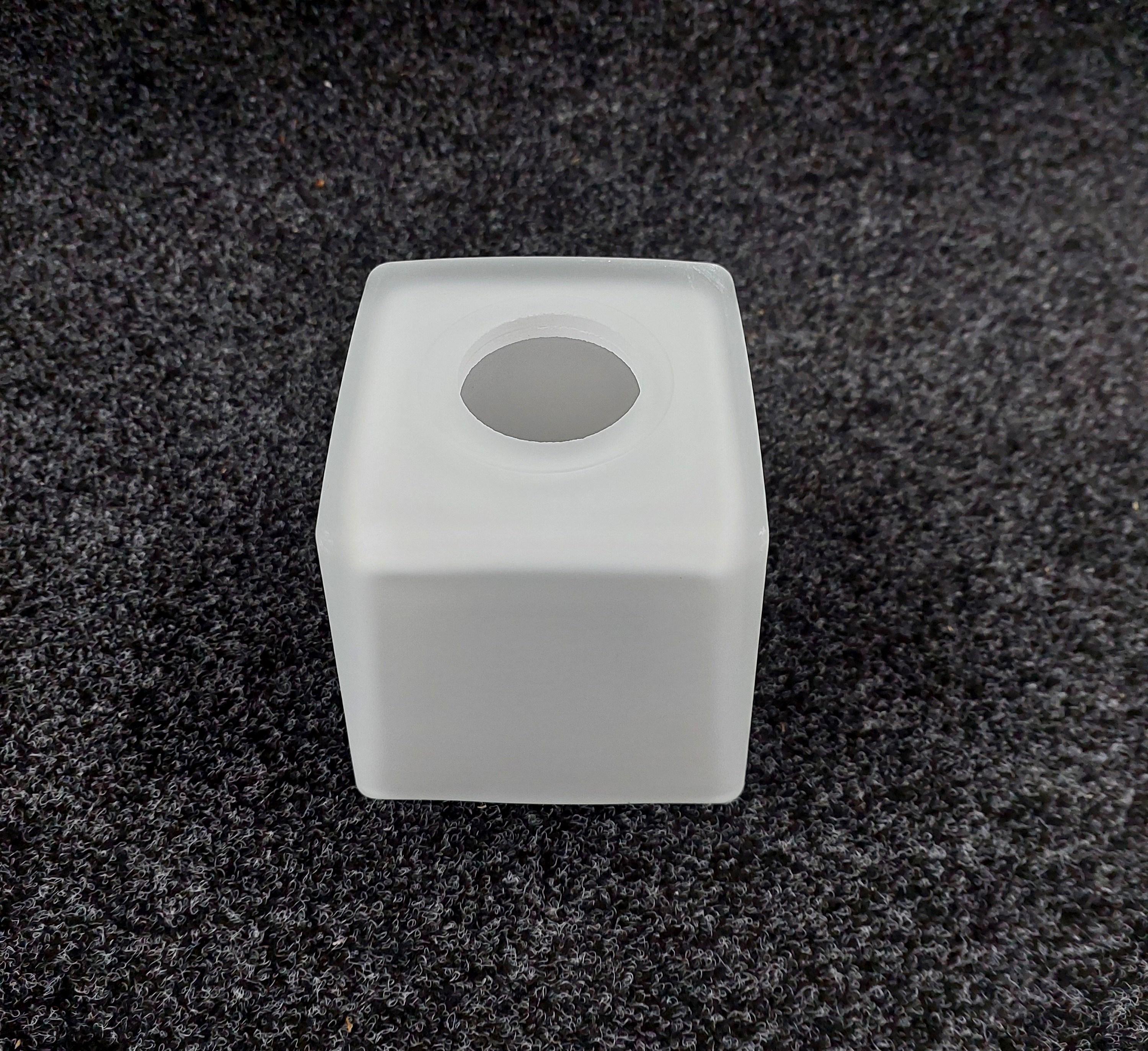 Плафон квадратний Куб скляний Е27 10х10 см Білий матовий (14400719) - фото 3 Плафон квадратний Куб скляний Е27 10х10 см Білий матовий (14400719) - фото 3