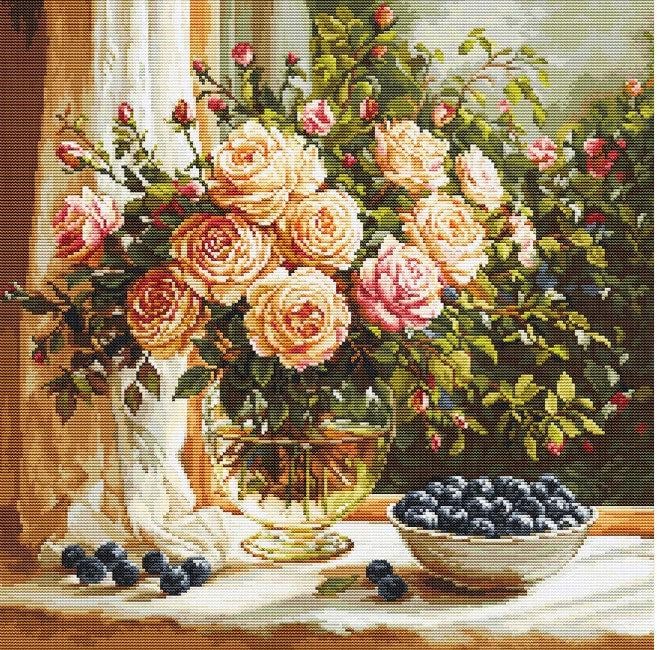 Набор для вышивания крестом Luca-S B719 Ваза с розами и черникой (B719)