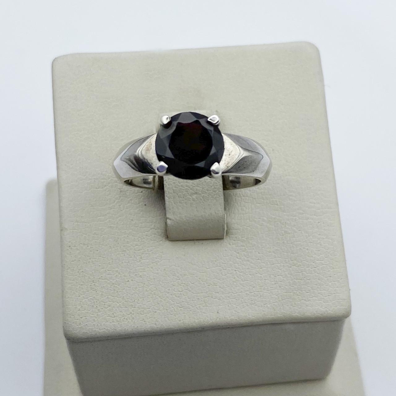 Кольцо серебряное с гранатом р. 18 3,14 г (1988236819)