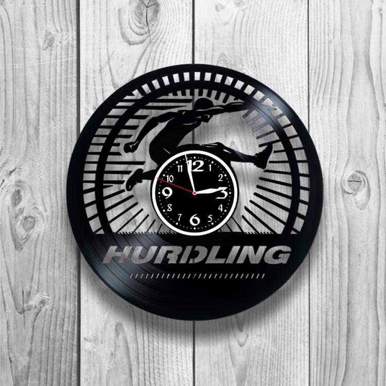 Часы настенные Бег с препятствиями 0214 из виниловой пластинки
