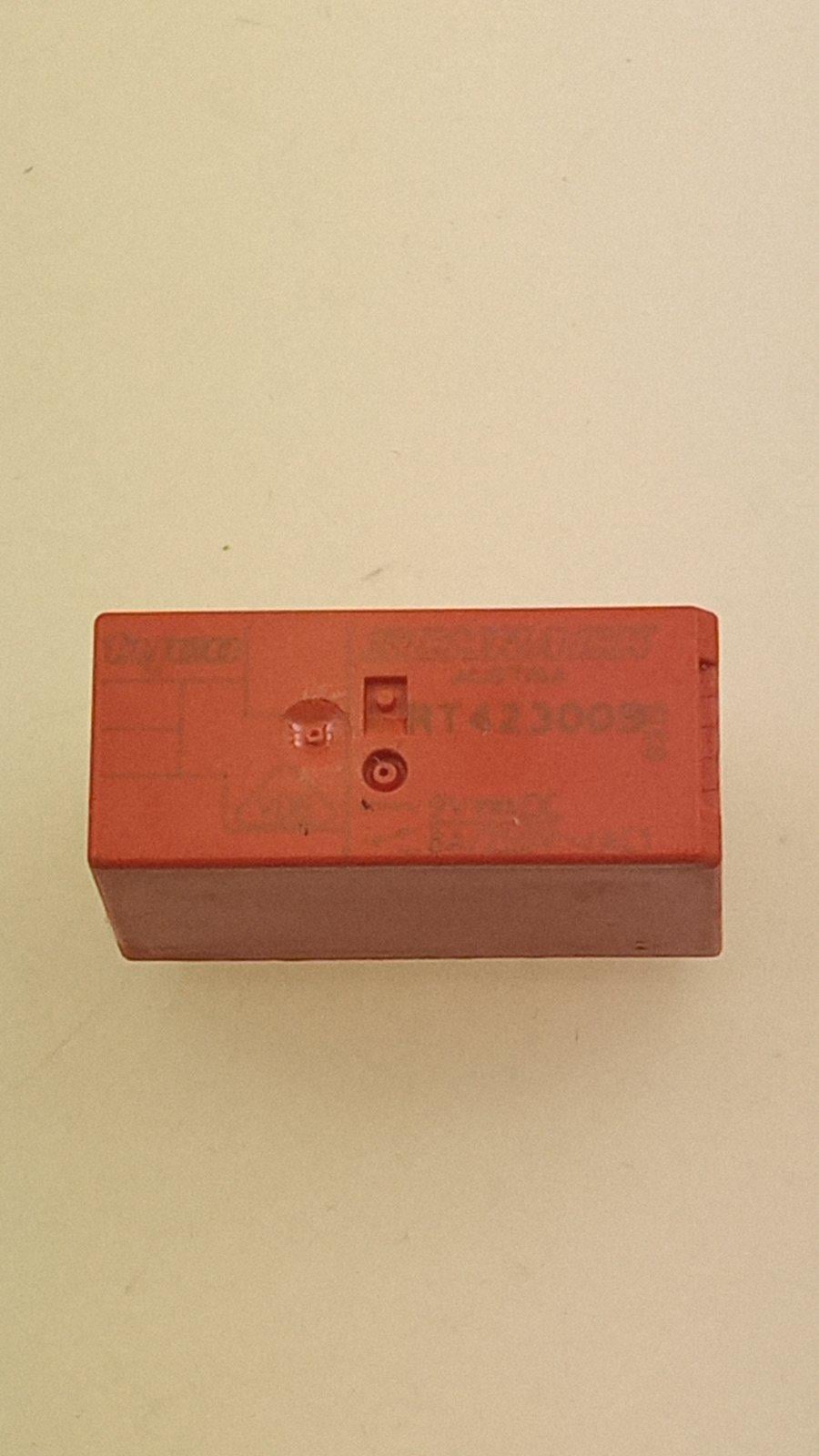 Реле RT423009 9DC 2ST/P 8A 29x12x15