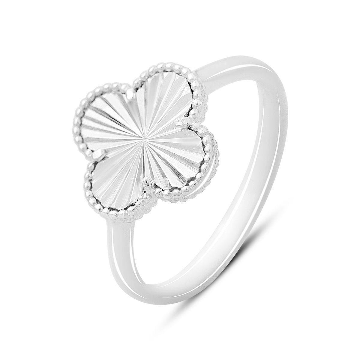 Кольцо серебряное LoveR в форме четырехлистника с рельефным узором р. 17