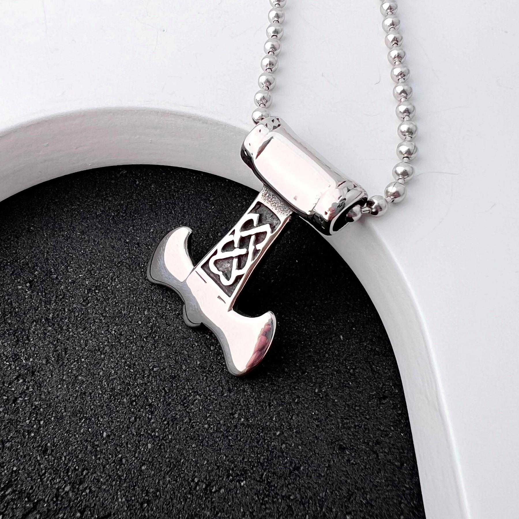 Кулон готический топор из медицинской стали (PS-070)