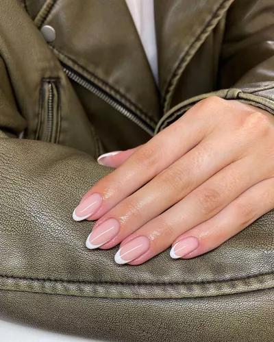 Накладні нігті френч мигдаль із клейовими пластинами 24 шт. Білий з рожевим - фото 5 Накладні нігті френч мигдаль із клейовими пластинами 24 шт. Білий з рожевим - фото 5