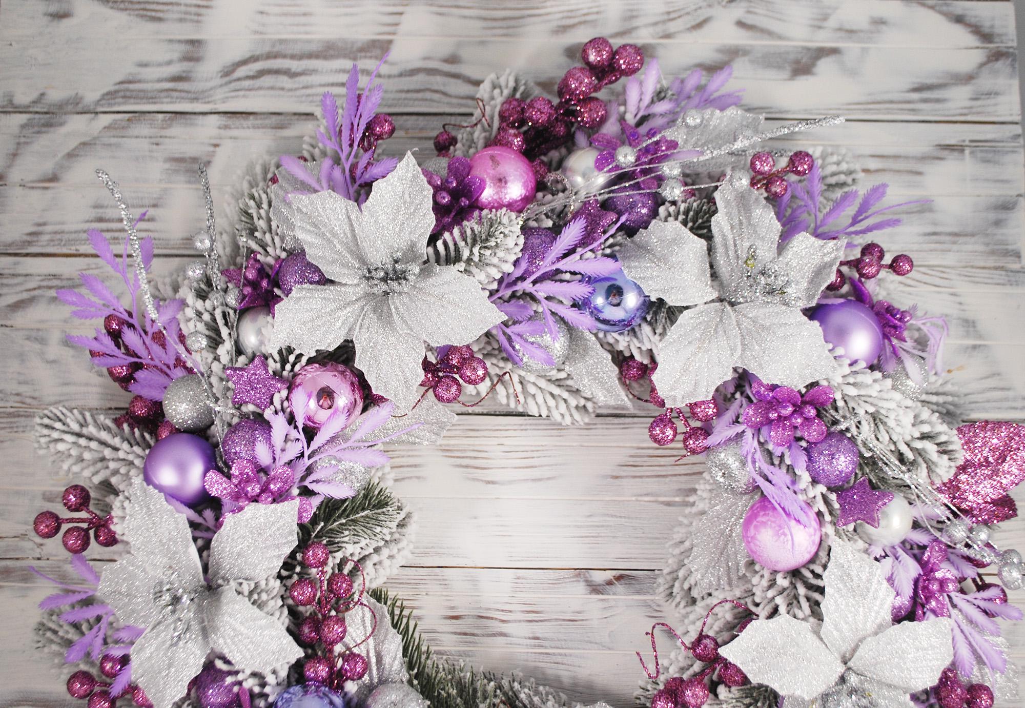 Вінок новорічний 43 см Бузковий/Білий (4933482) - фото 5