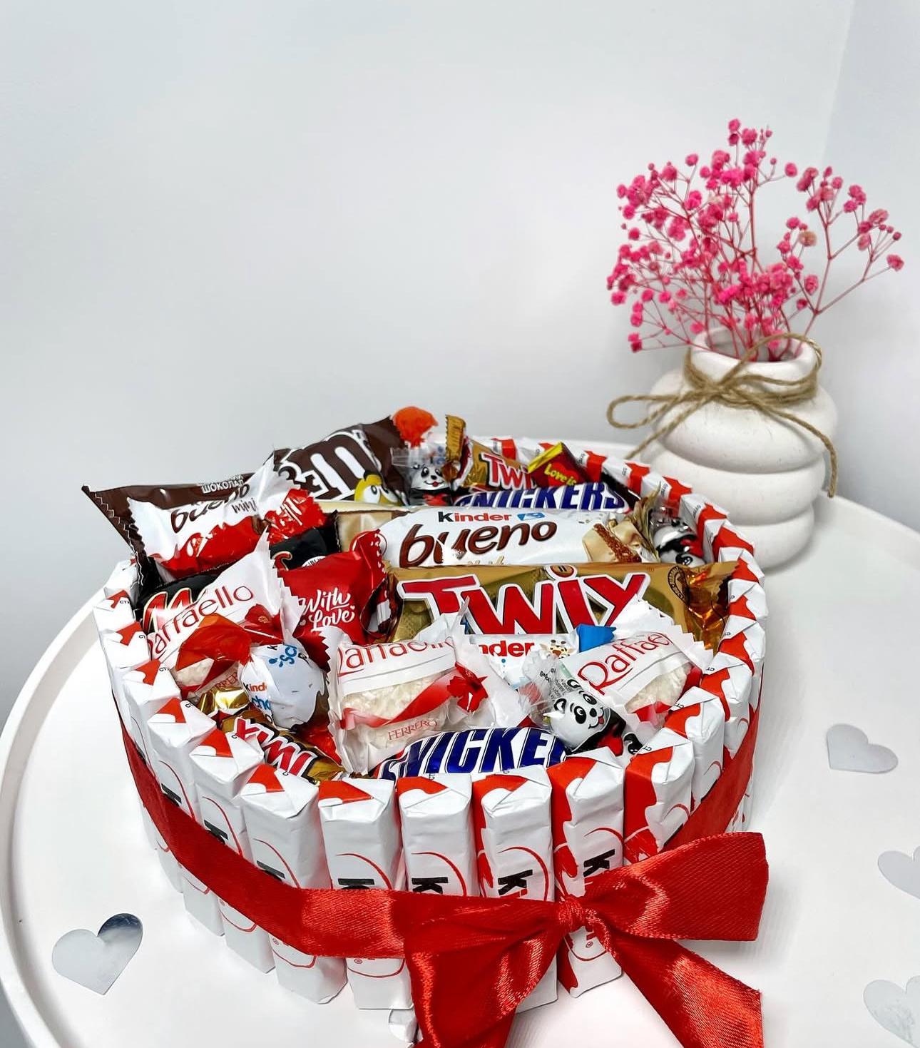 Торт подарунковий Kinder круг