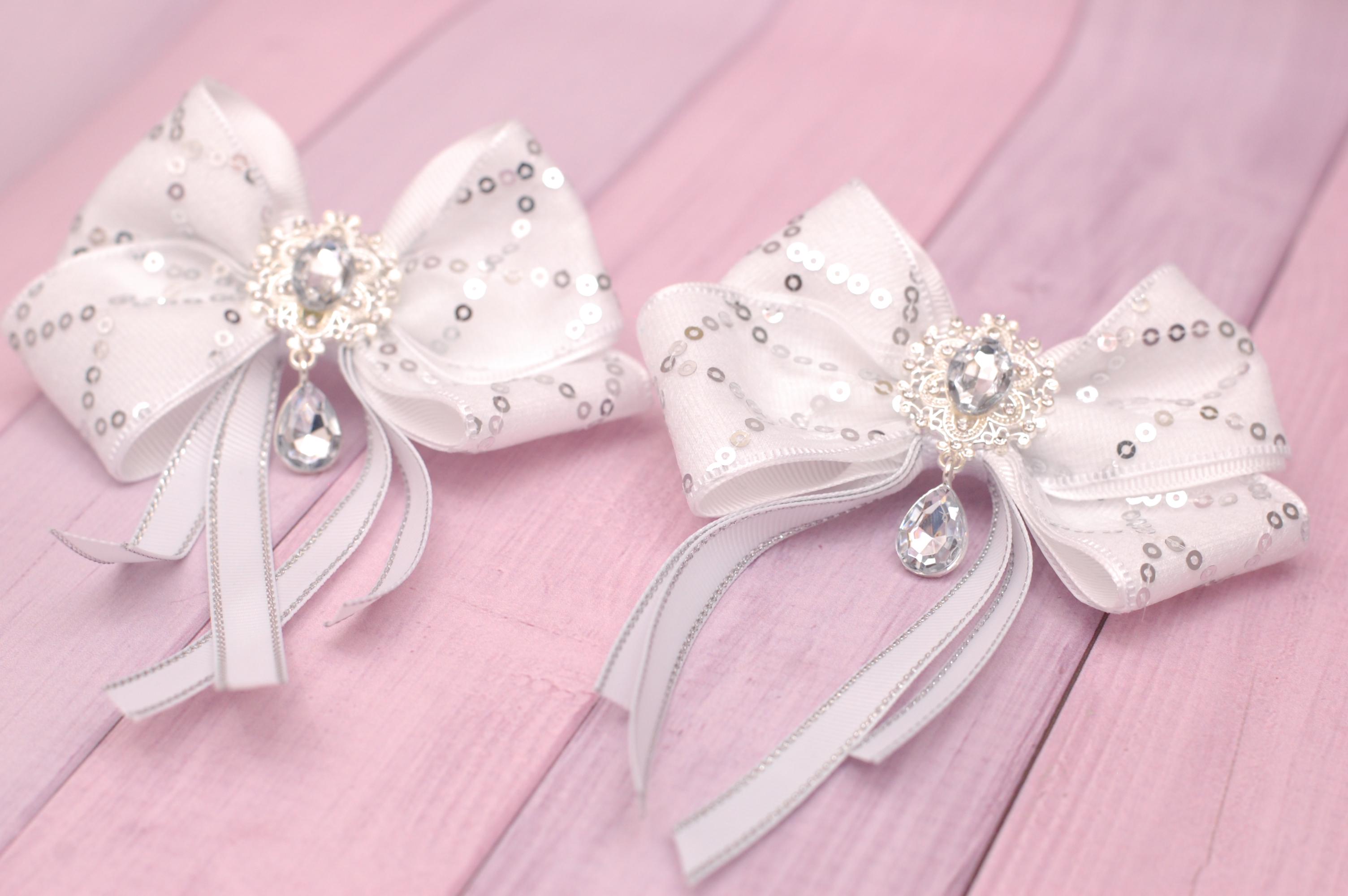 Банты на резинке для волос с пайетками и стразами 2 шт. Белый (875об)