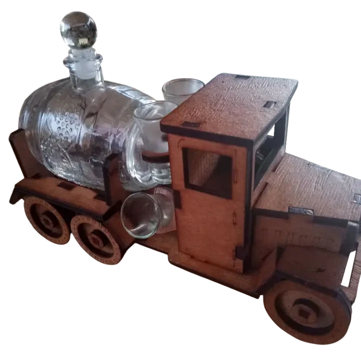 Держатель для вина и рюмок Хатка Машина с бочкой-графином