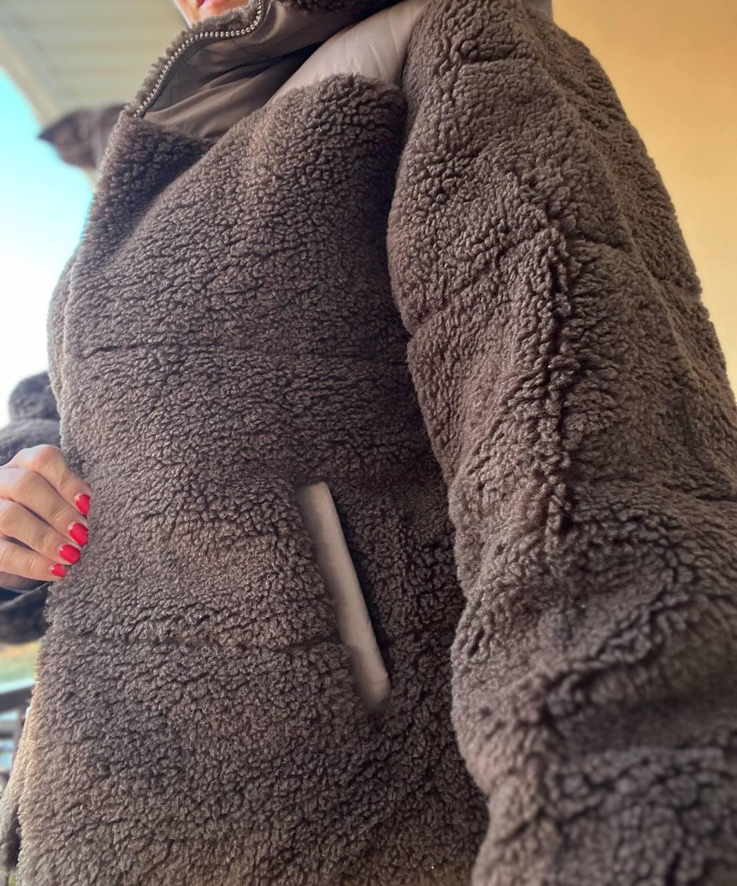 Куртка женская Lady Yep 9055 тедди комбинированная искусственный мех оверсайз с капюшоном р. 44-48 Коричневый (3055) - фото 4