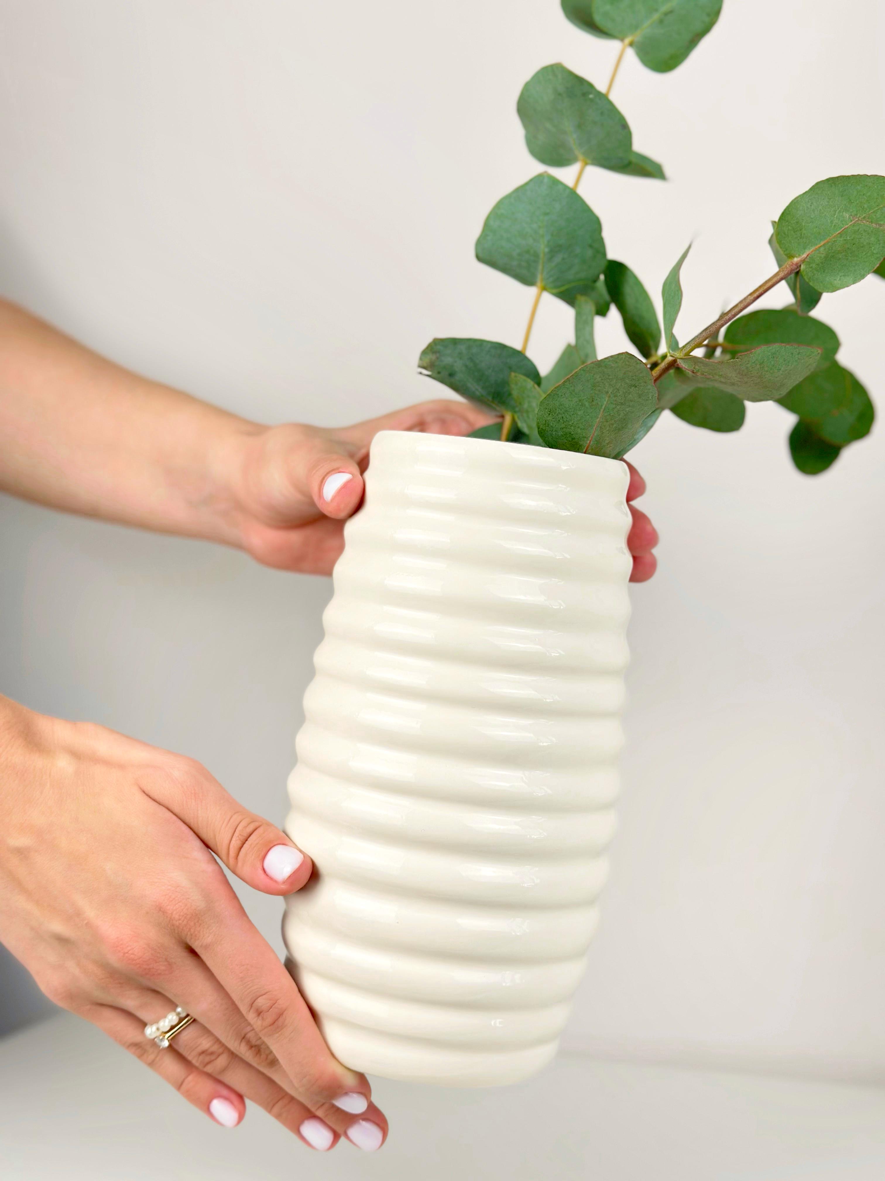 Ваза для квітів та декору глиняна керамічна Вулик 20 см Бежевий (4001-2) - фото 9 Ваза для квітів та декору глиняна керамічна Вулик 20 см Бежевий (4001-2) - фото 9