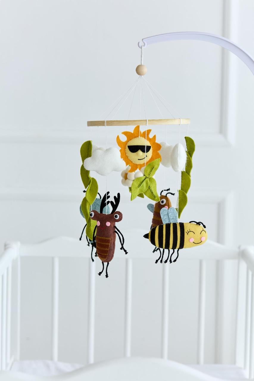 Мобиль детский музыкальный WoollyFox Жучки и пчелки на 35 мелодий (27861069)