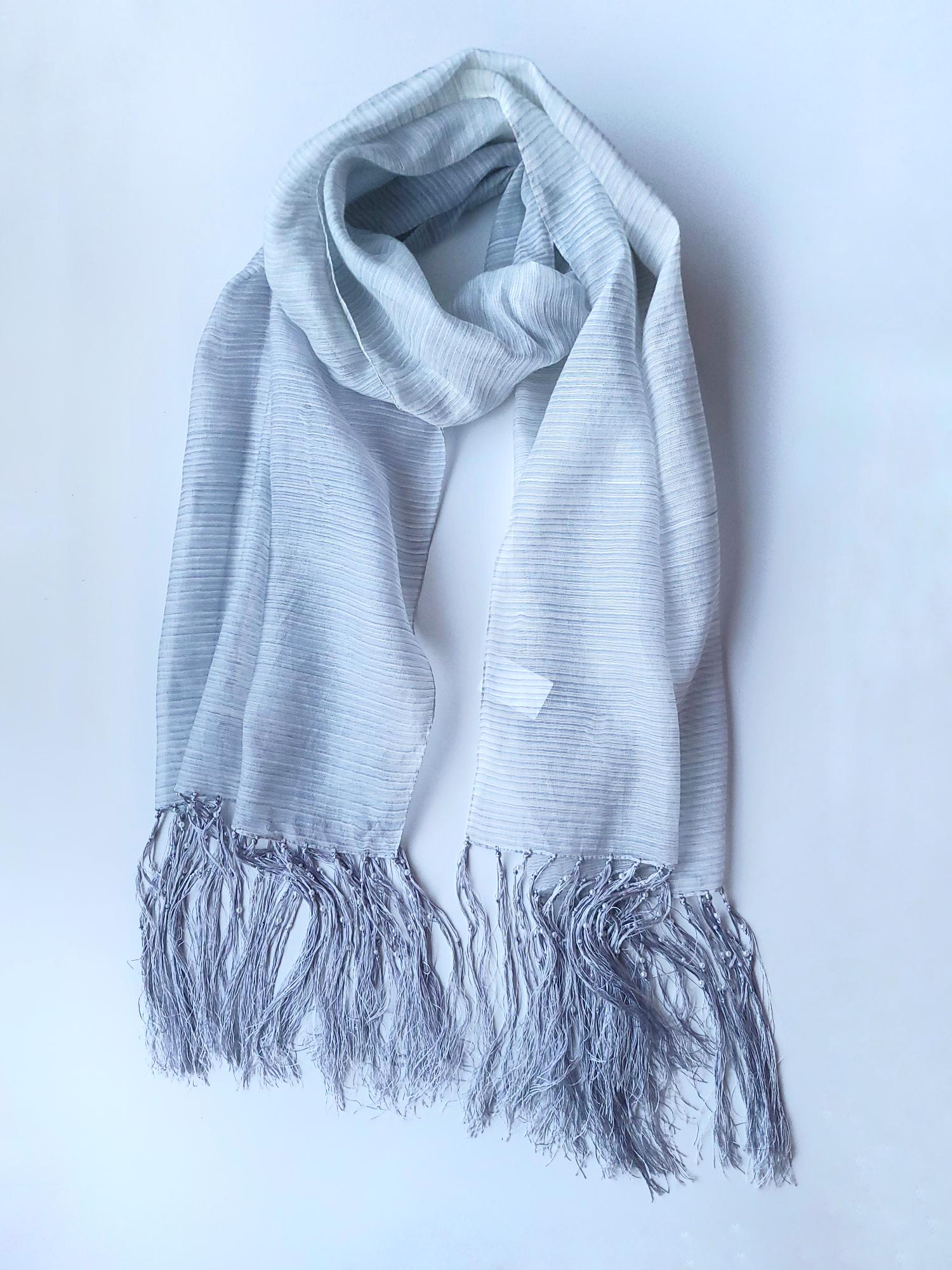 Шарф женский весна-осень с бахромой и бисером 180х54 см Серый (11713)