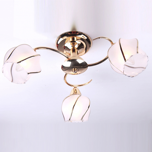 Люстра потолочная Flora с 3 белыми плафонами Золотой (ML006/3)