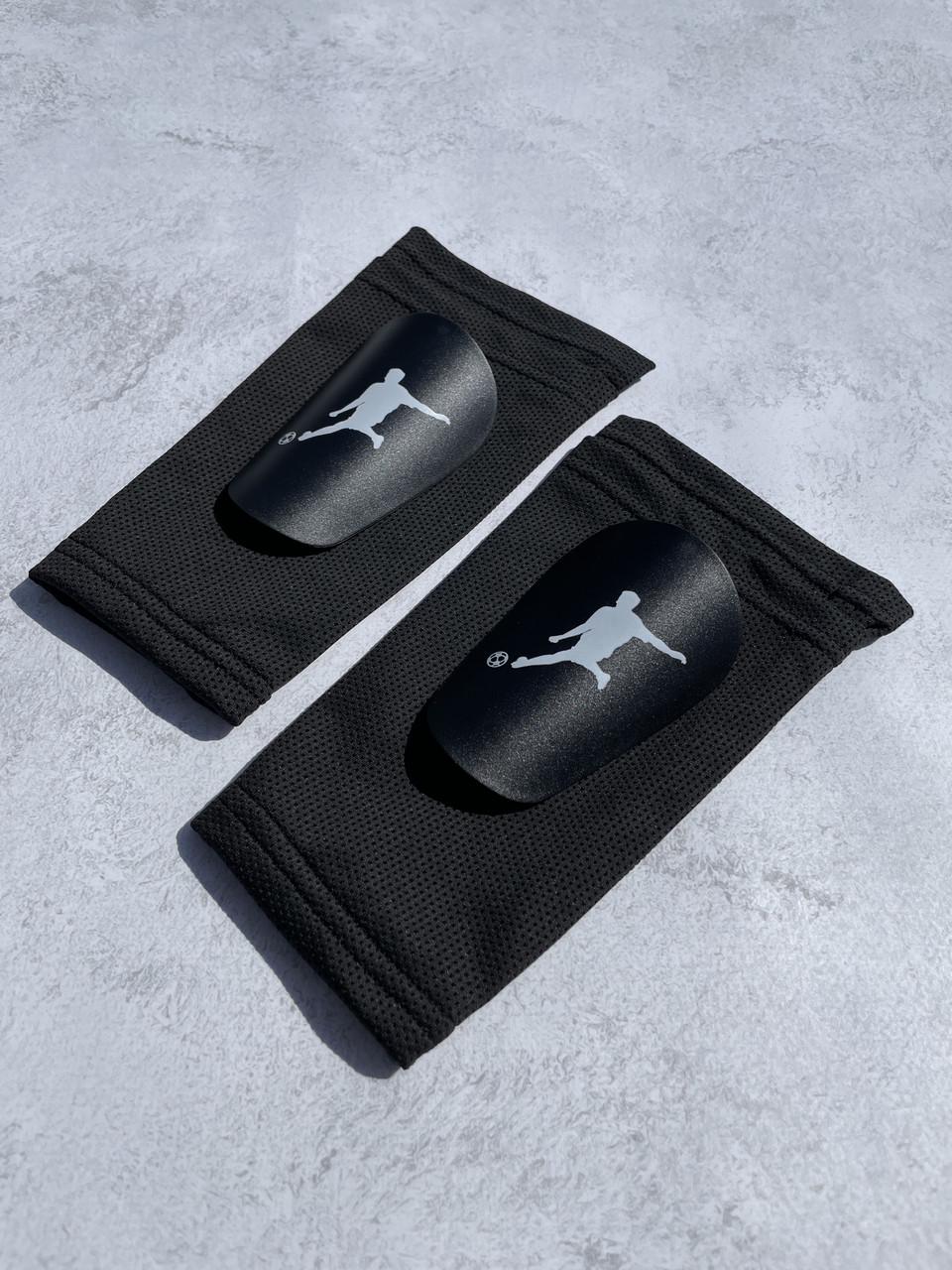 Футбольный бокс М мини-щитки с держателями/тренировочные носки/гетры-обрезки Черный (2672459185) - фото 2 Футбольный бокс М мини-щитки с держателями/тренировочные носки/гетры-обрезки Черный (2672459185) - фото 2