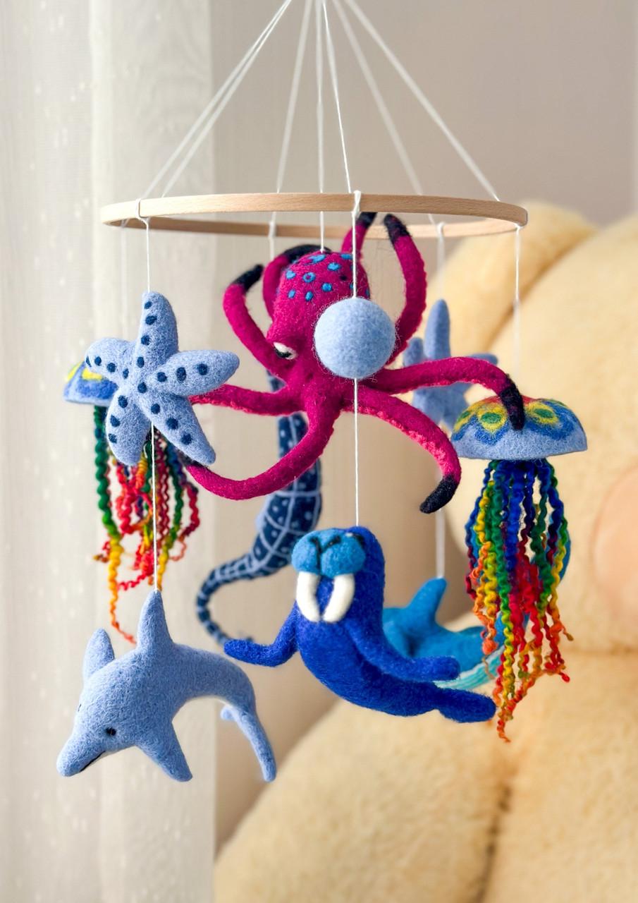 Мобиль детский музыкальный WooolyWool Подводный мир с 35 мелодиями (27861063)