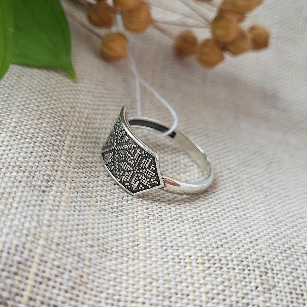 Кільце без каменів Вишиванка чорнене срібло 925 проби 2,58 г р. 19 (81758) - фото 4