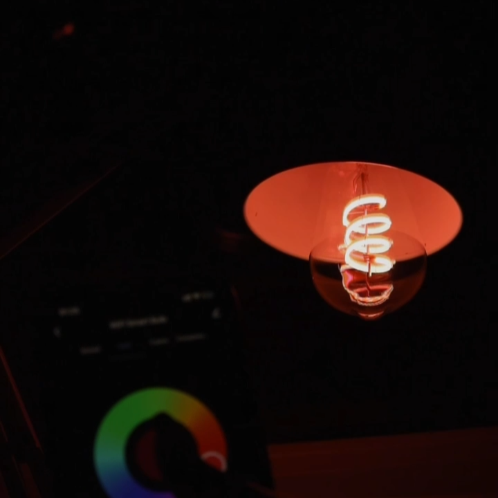 Смарт-лампа Moes RGB ST64 - фото 3