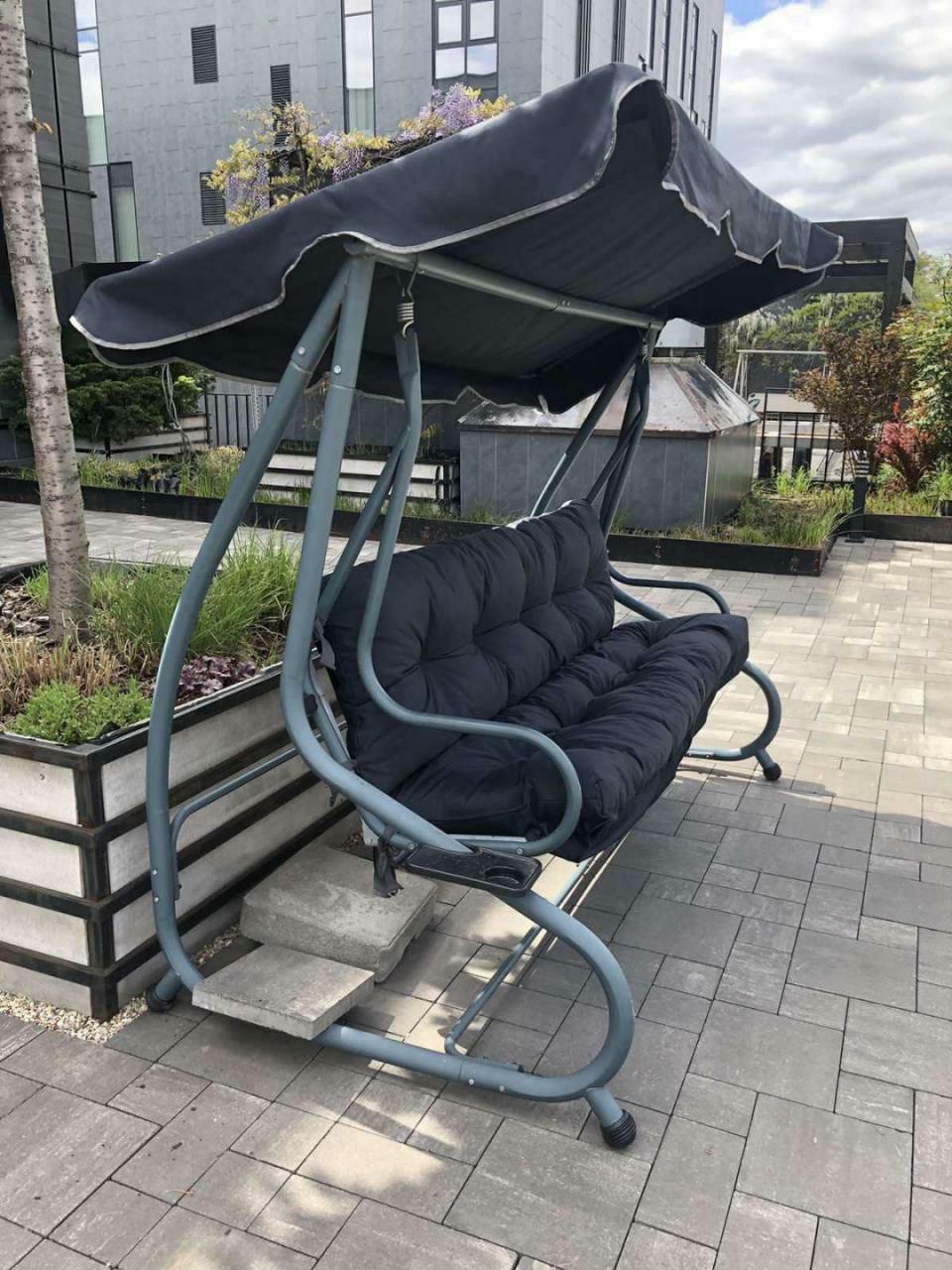 Комплект мягких матрасов на садовые качели с каретной стяжкой 190х60х60 см Графитовый - фото 2 Комплект мягких матрасов на садовые качели с каретной стяжкой 190х60х60 см Графитовый - фото 2