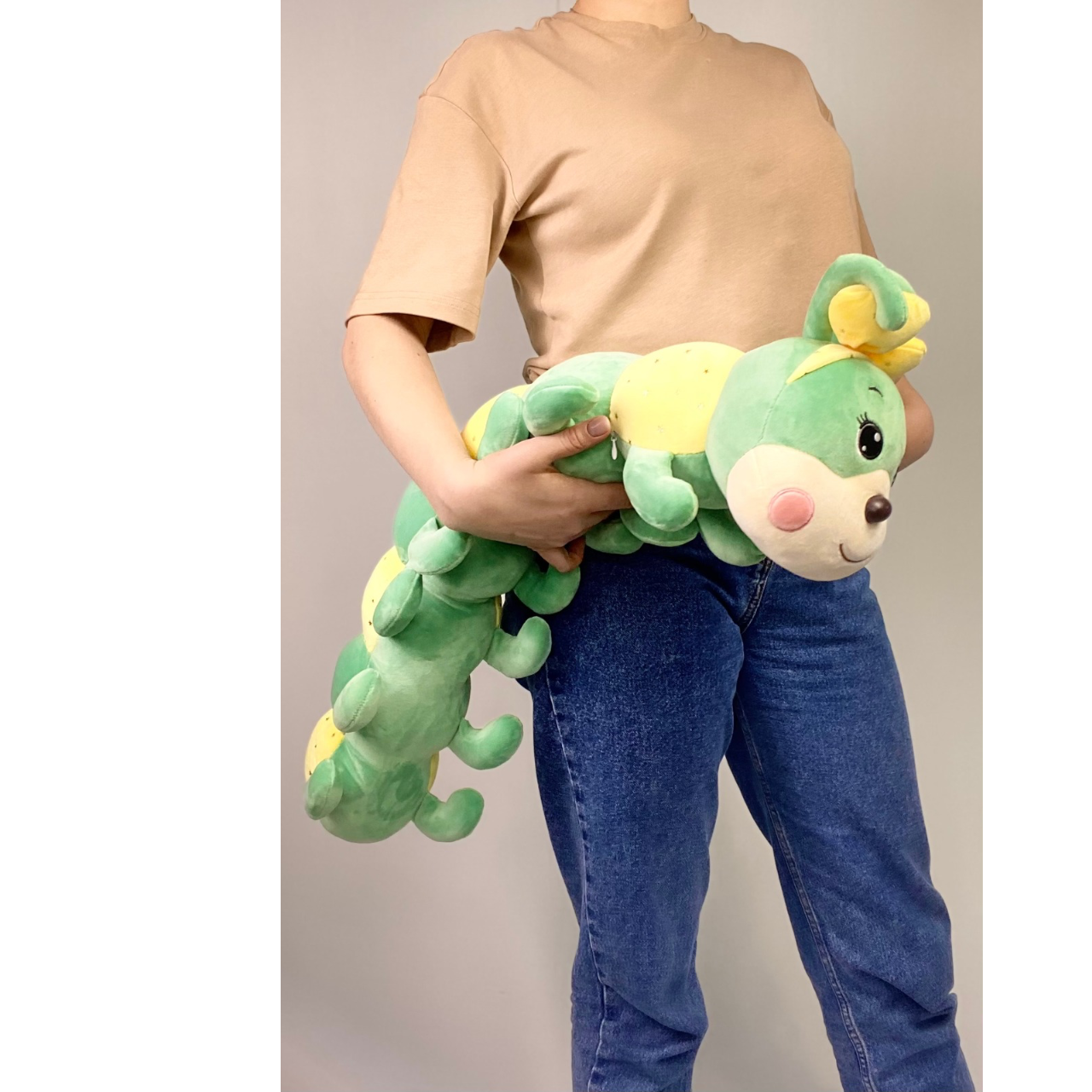 Мягкая игрушка-обнимашка Гусеничка с бантиком 70 см Зеленый/Желтый (E33185) - фото 10 Мягкая игрушка-обнимашка Гусеничка с бантиком 70 см Зеленый/Желтый (E33185) - фото 10