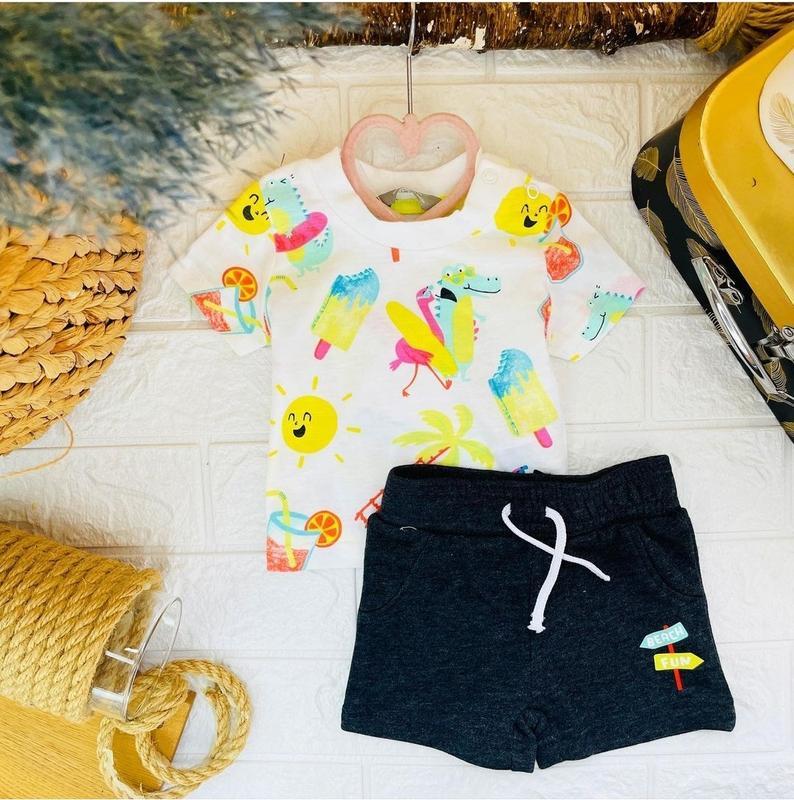 Комплект футболка з шортами PRIMARK Біло-чорний 62 см (1053229) Комплект футболка з шортами PRIMARK Біло-чорний 62 см (1053229)