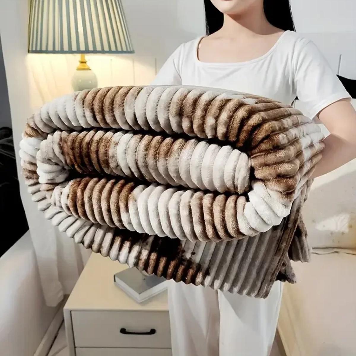 Плед Koloco Шарпей мармуровий євро 200х230 см Темно-коричневий (41819) - фото 3 Плед Koloco Шарпей мармуровий євро 200х230 см Темно-коричневий (41819) - фото 3