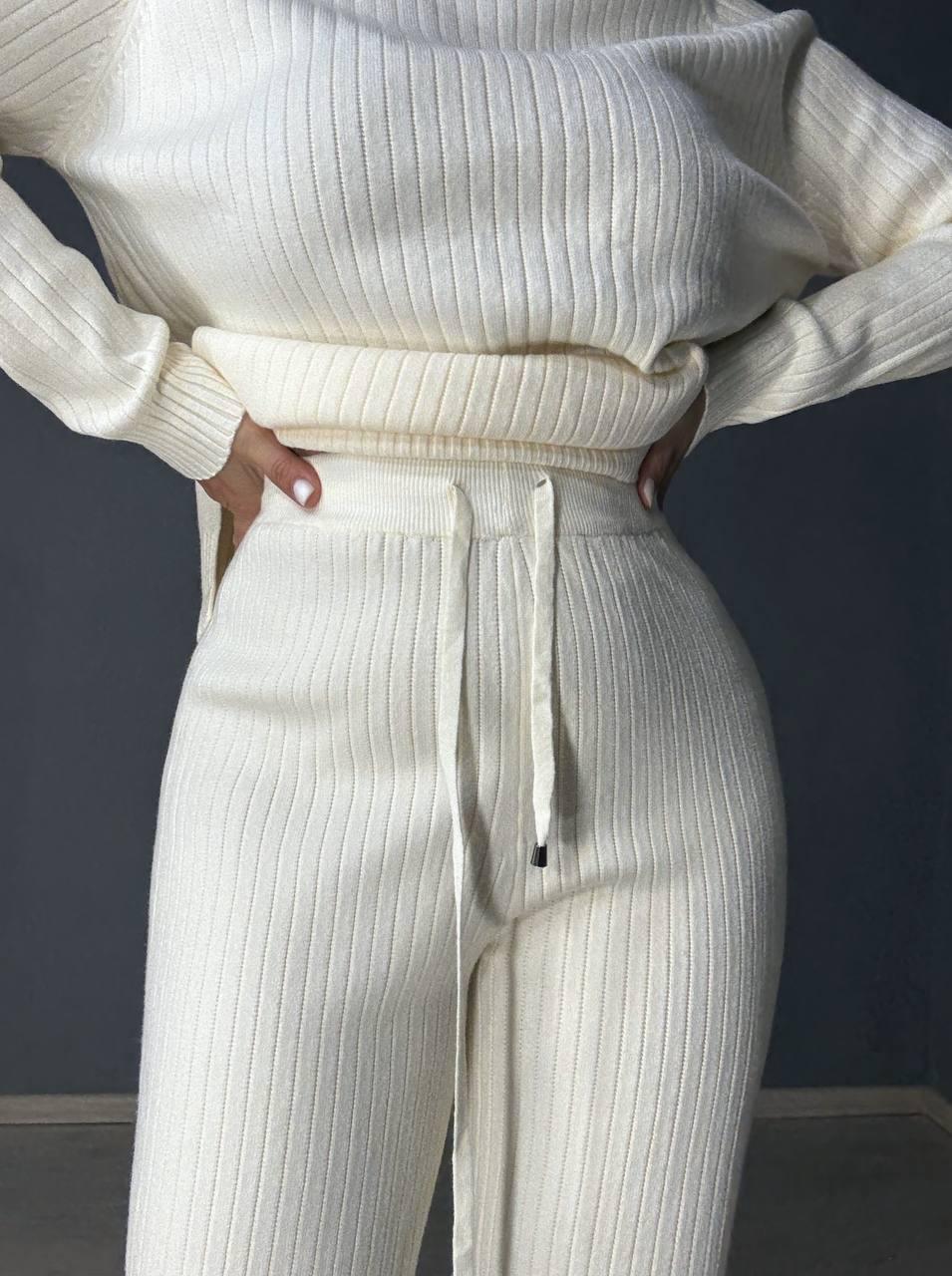 Костюм жіночий ACCORDDREAM 8703-28108 светр з брюками в рубчик в'язаний OS молочний (2958) - фото 2 Костюм жіночий ACCORDDREAM 8703-28108 светр з брюками в рубчик в'язаний OS молочний (2958) - фото 2