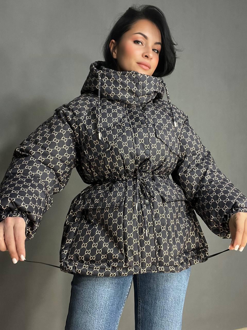 Куртка женская Joy one 7203 узор удлиненная с капюшоном пояс затяжка на талии L Шоколад (3420) - фото 6 Куртка женская Joy one 7203 узор удлиненная с капюшоном пояс затяжка на талии L Шоколад (3420) - фото 6